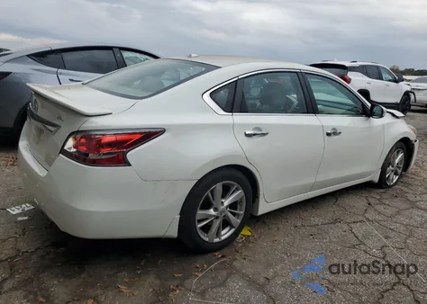2015 Nissan Altima 2.5 из США, поврежденный, VIN 1N4AL3AP0FN909480